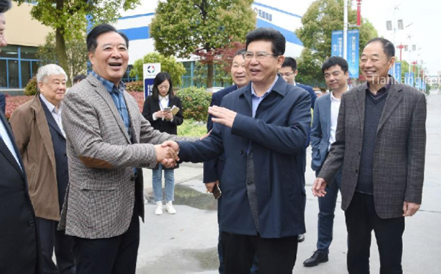 江蘇省安徽商會(huì)會(huì)長、蘇寧環(huán)球集團(tuán)董事長張桂平 江蘇省安徽商會(huì)會(huì)長、蘇寧環(huán)球集團(tuán)董事長張桂平